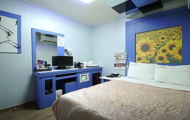 Real Boutique Hotel ソウル特別市 エクステリア 写真