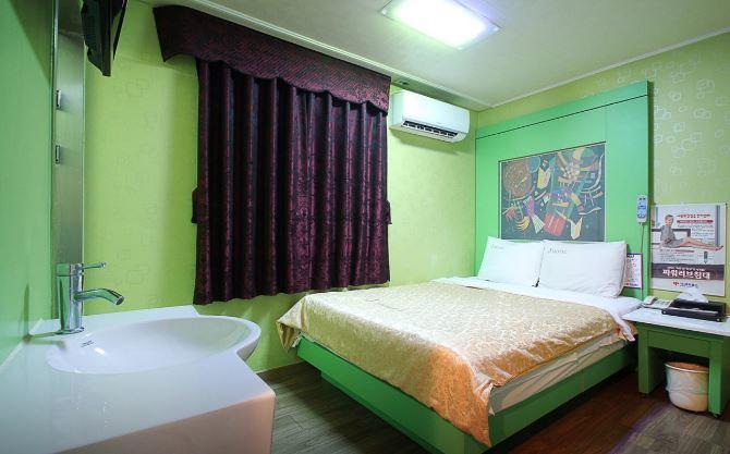 Real Boutique Hotel ソウル特別市 エクステリア 写真