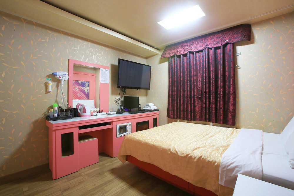 Real Boutique Hotel ソウル特別市 エクステリア 写真