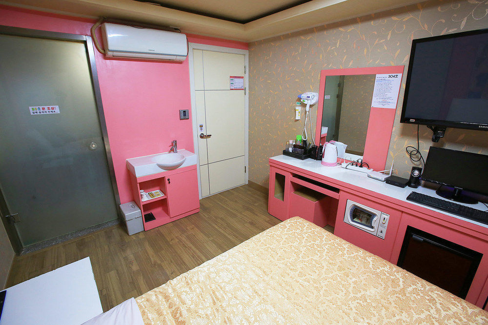 Real Boutique Hotel ソウル特別市 エクステリア 写真